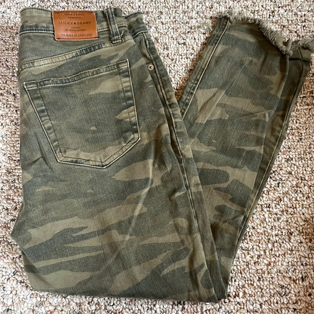 Lucky brand camo jeans size 4/27